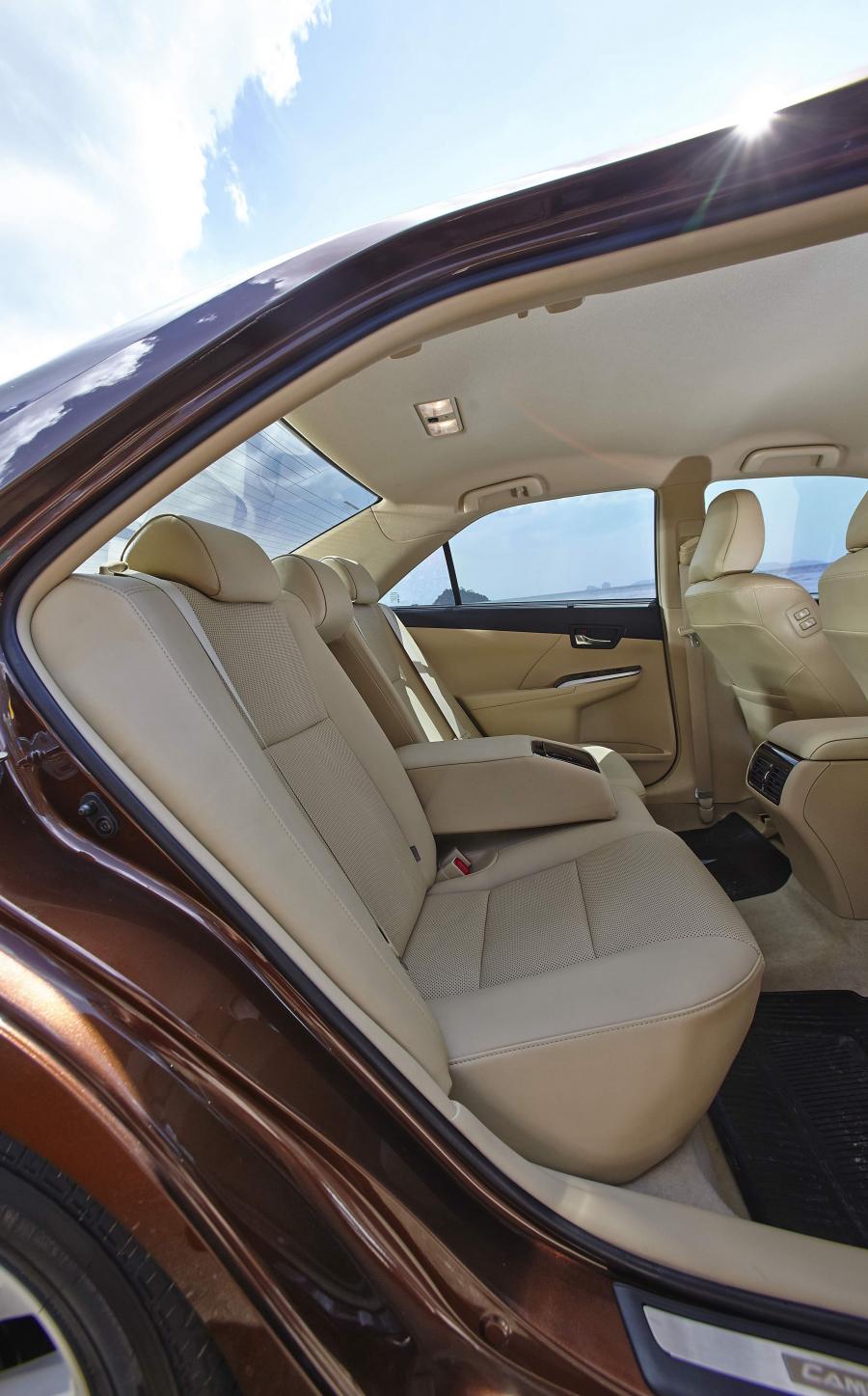  Toyota Camry 2015 года  (TH) (фото 8 из 9)